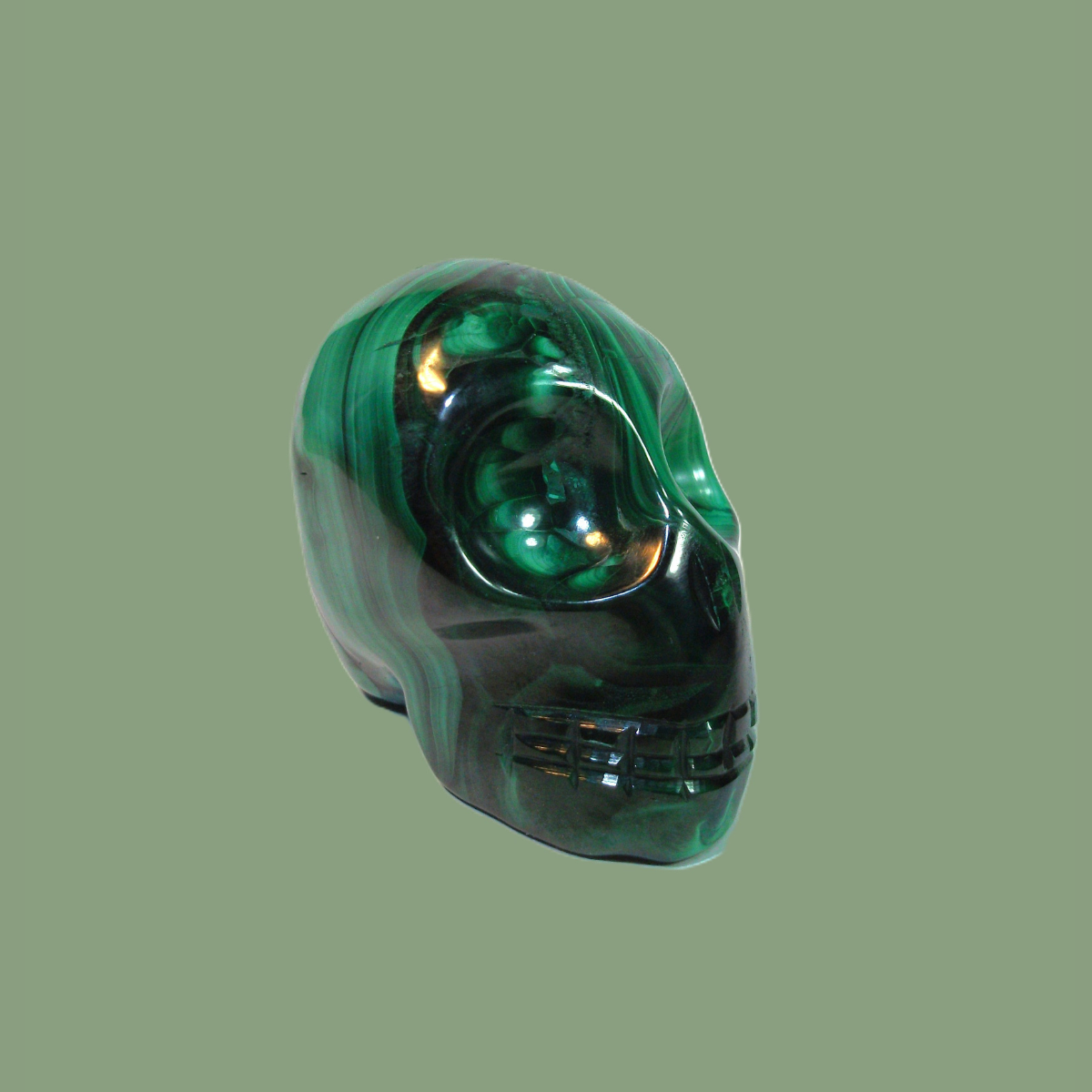 Crâne en malachite naturelle