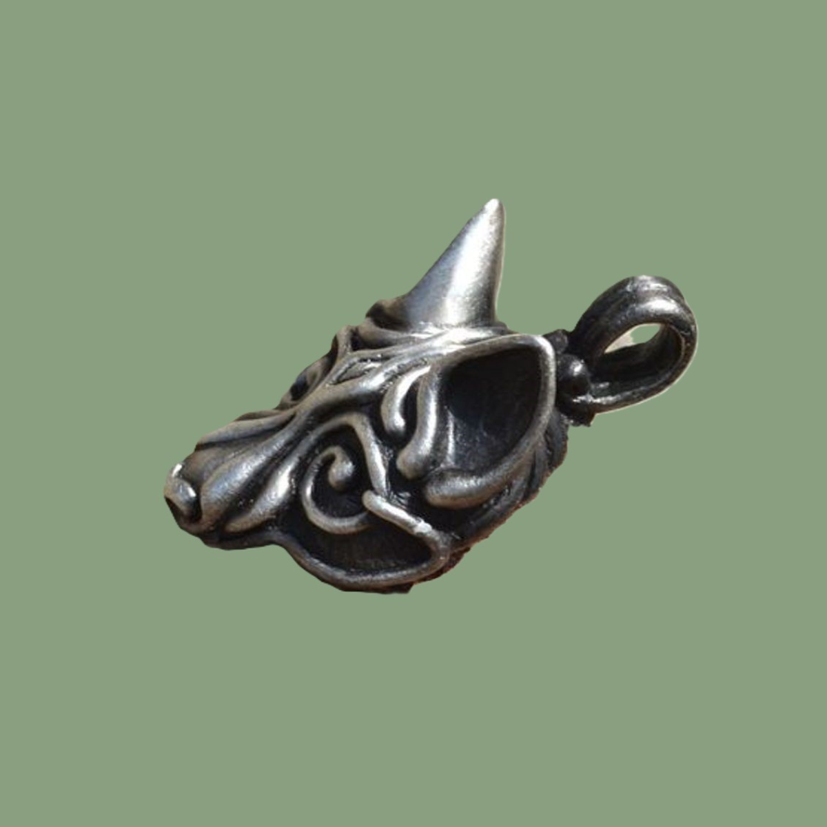 Pendentif Tête de Loup Fenrir Argenté