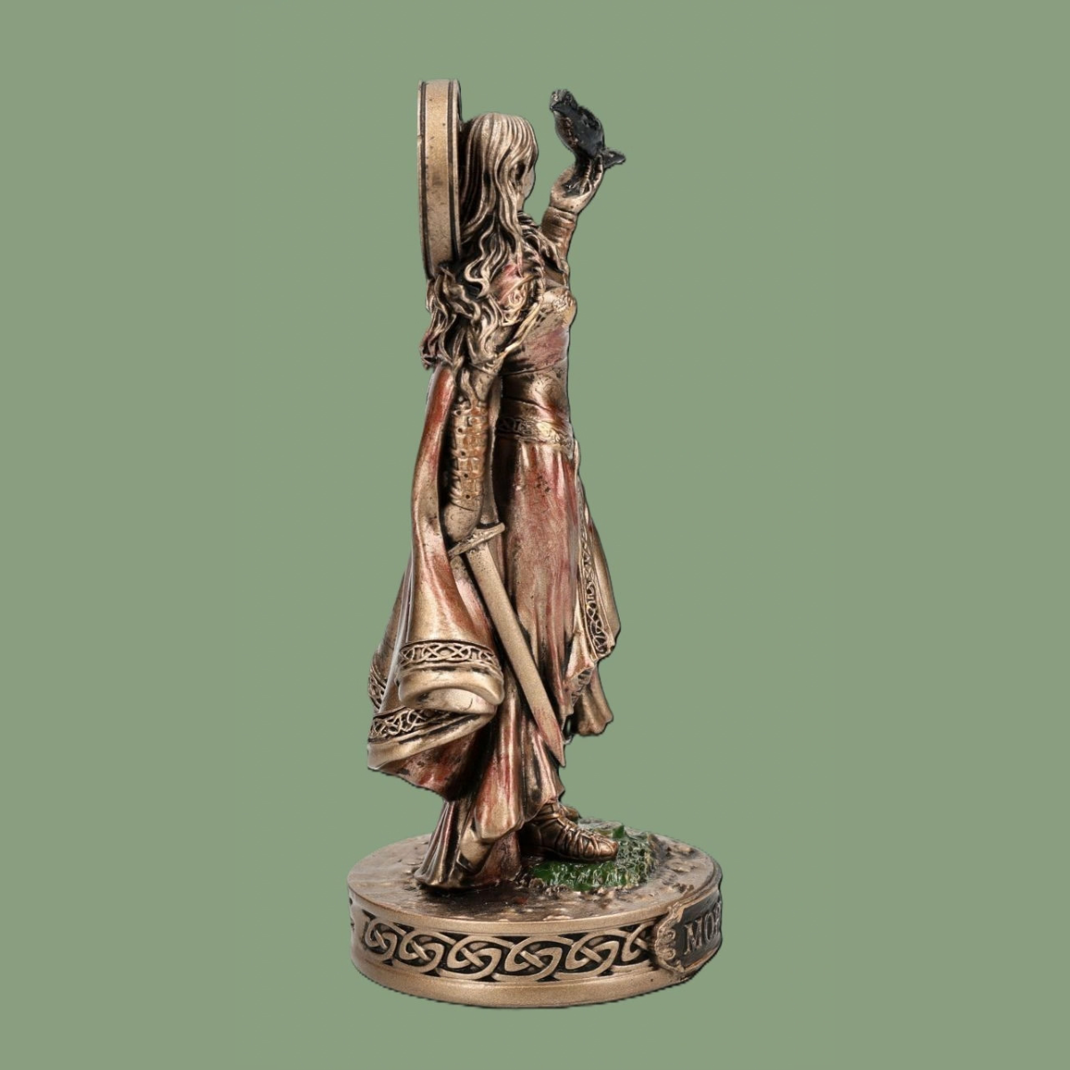 Miniature Figurine de Morrigan avec Corbeau – Veronese (9 cm)