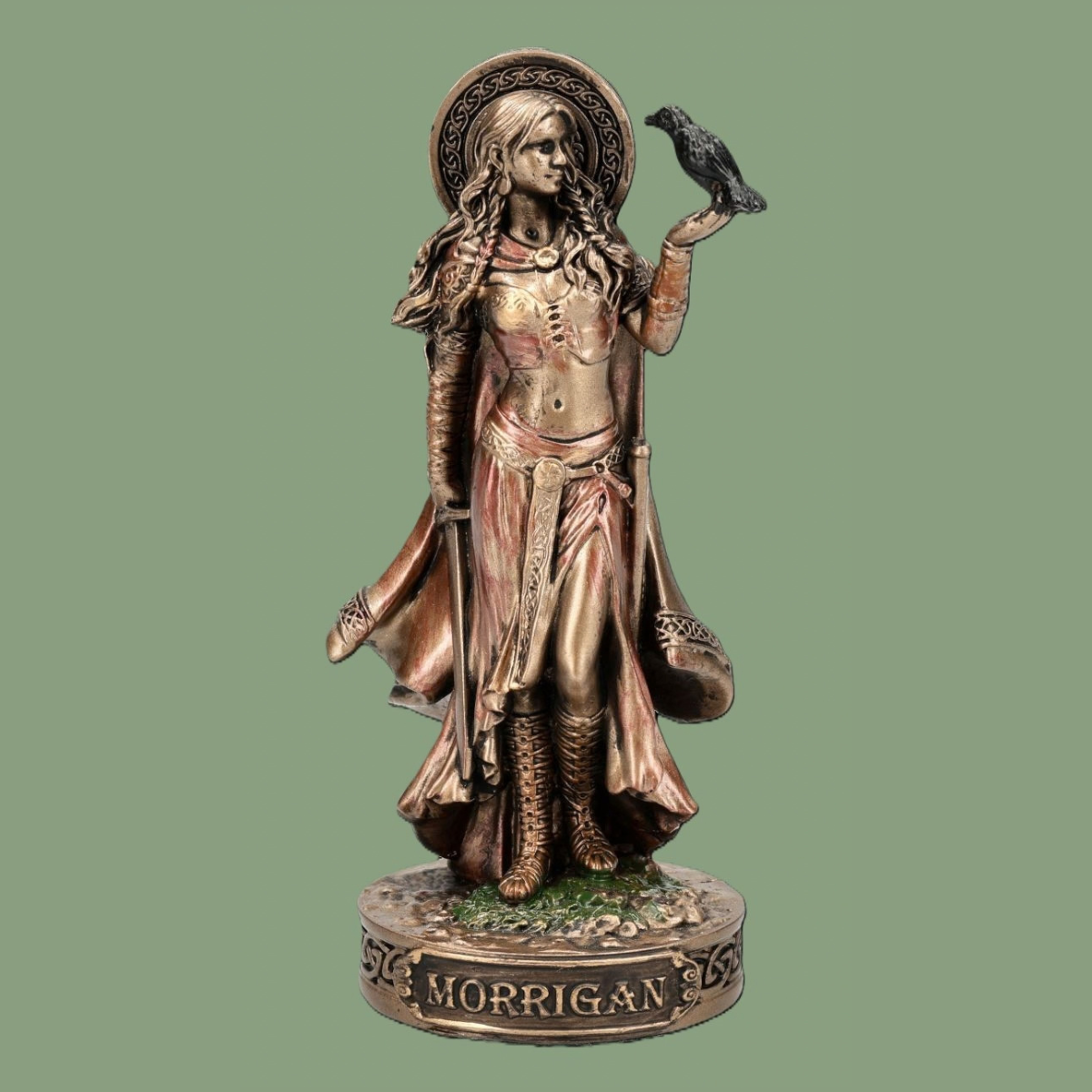 Miniature Figurine de Morrigan avec Corbeau – Veronese (9 cm)