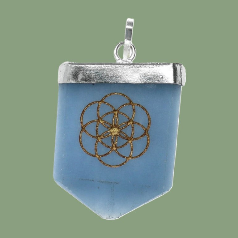 Pendentif en quartz bleu "Graine de vie"