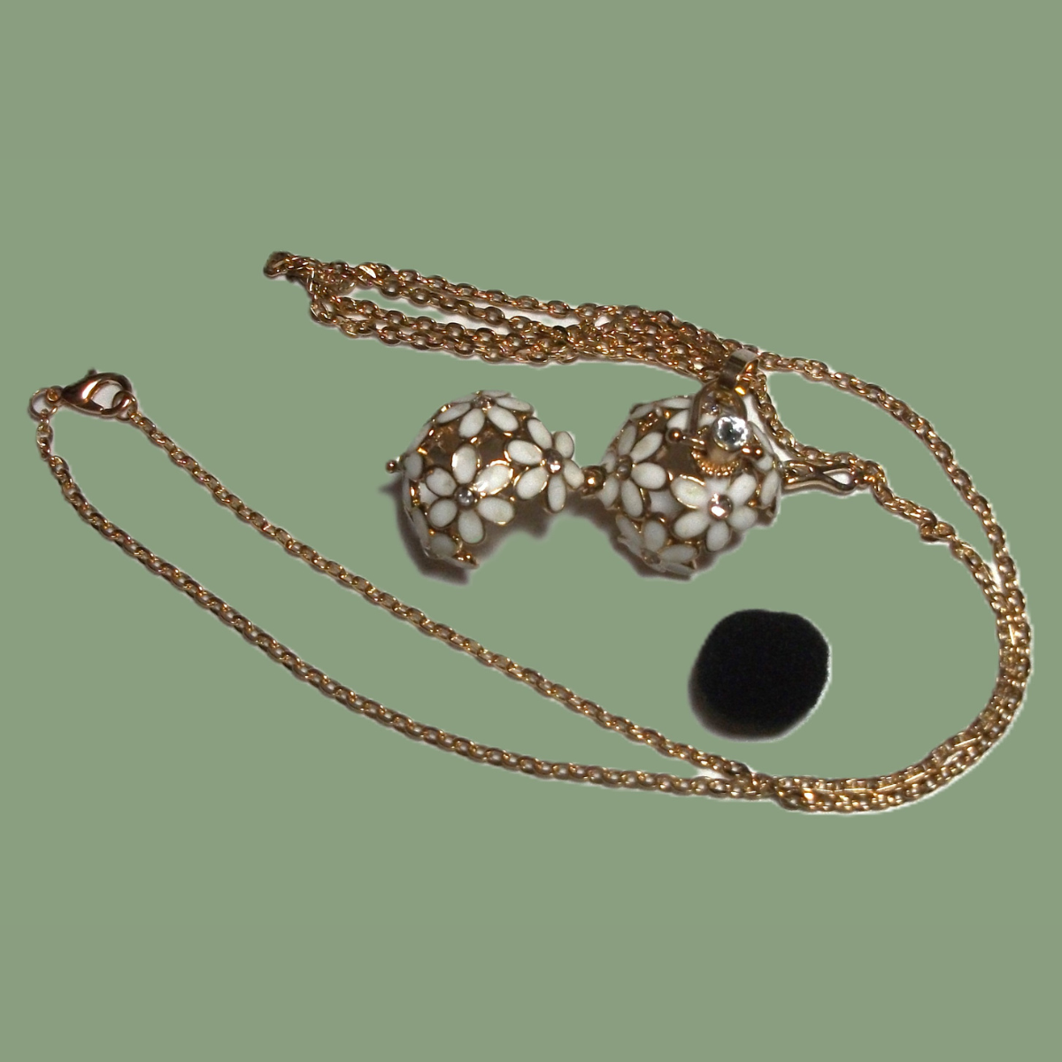 Pendentif diffuseur d'huiles essentielles Fleurs et strass