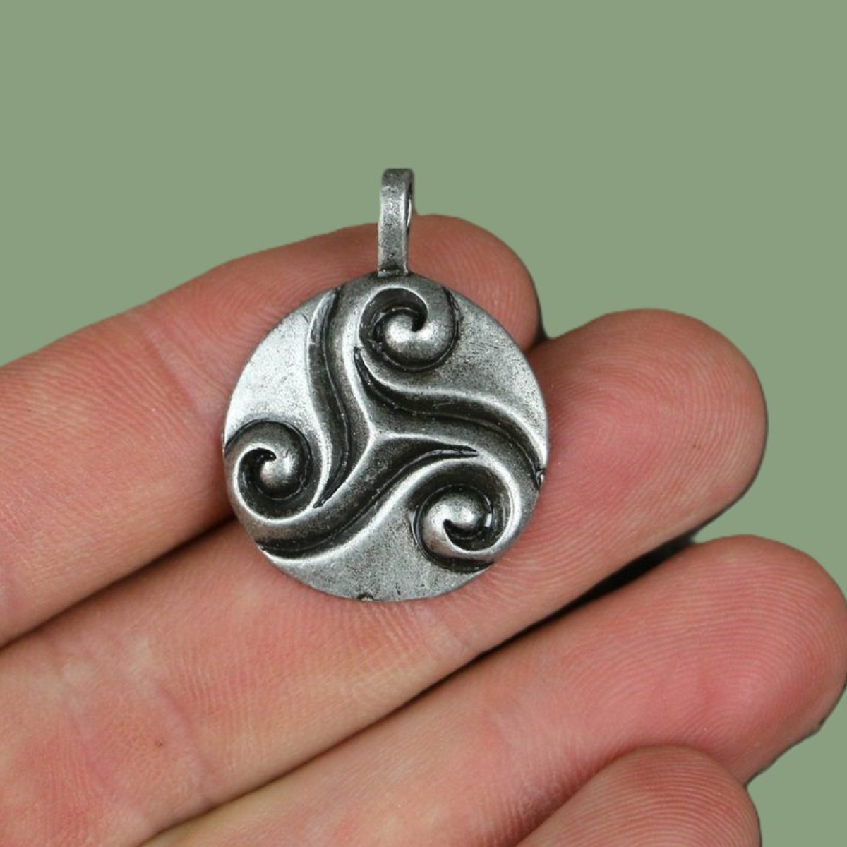 Pendentif Triskele